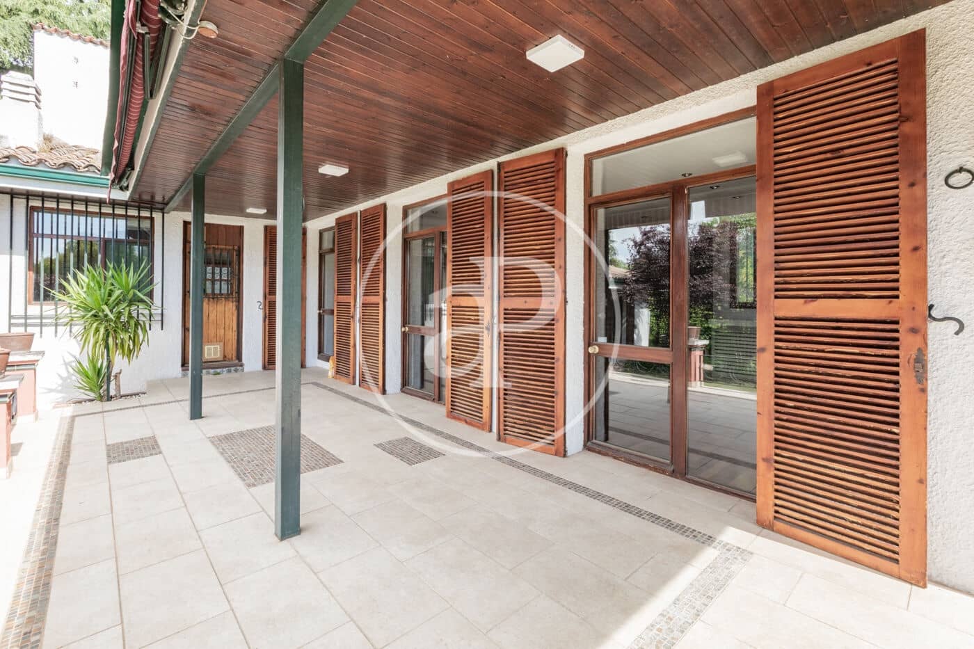 4 bedroom Villa for rent in Madrid city with pool - € 6,900 (Ref: 9001793)