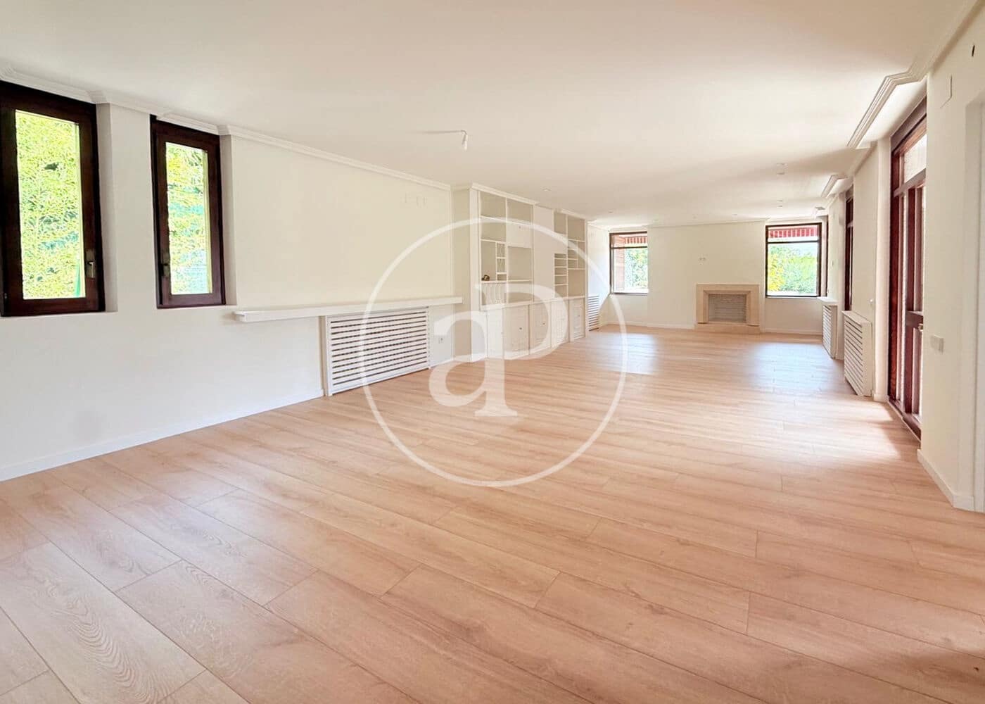 4 bedroom Villa for rent in Madrid city with pool - € 6,900 (Ref: 9001793)