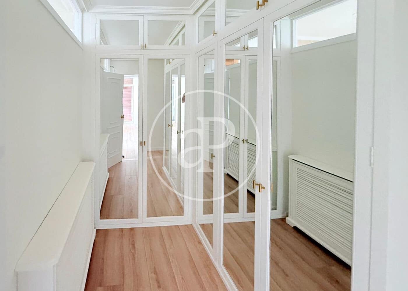 4 bedroom Villa for rent in Madrid city with pool - € 6,900 (Ref: 9001793)