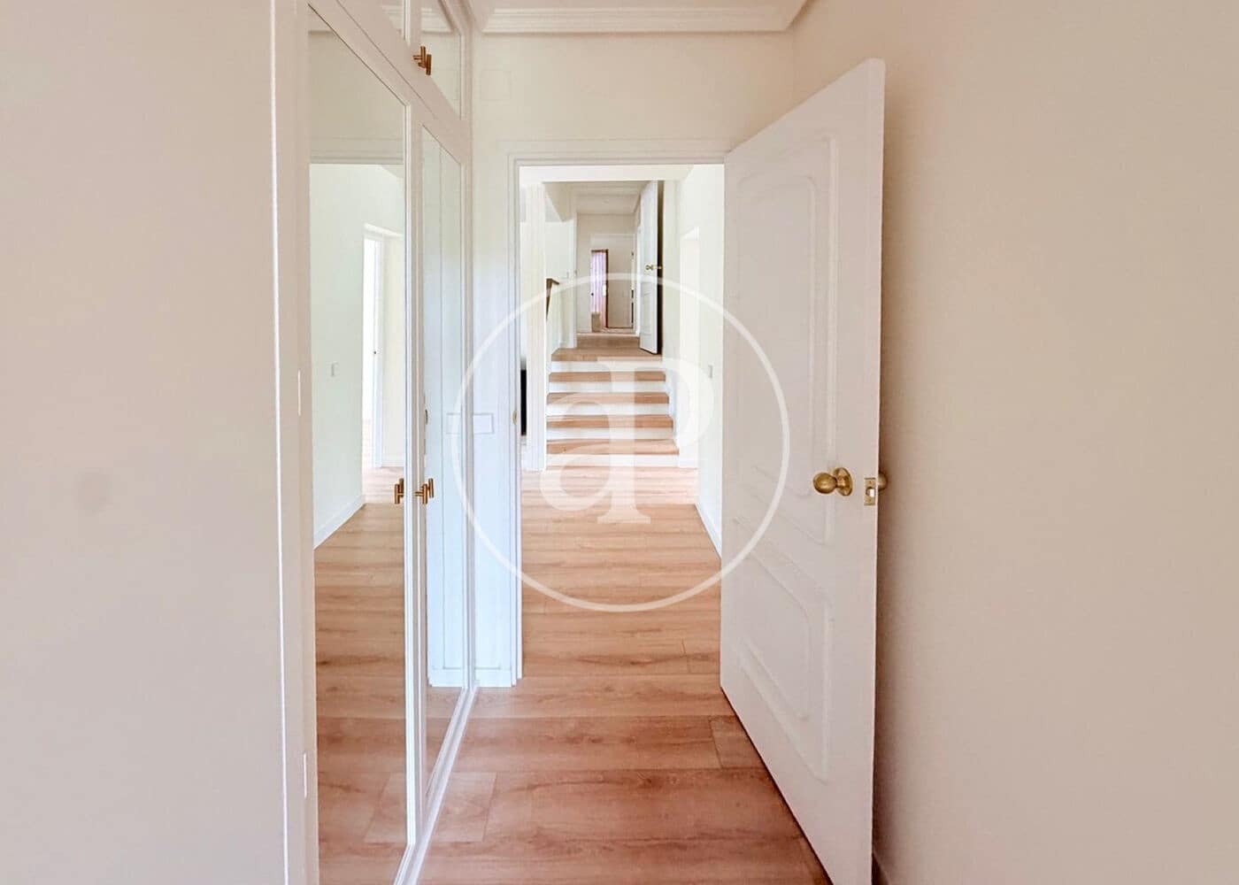 4 bedroom Villa for rent in Madrid city with pool - € 6,900 (Ref: 9001793)