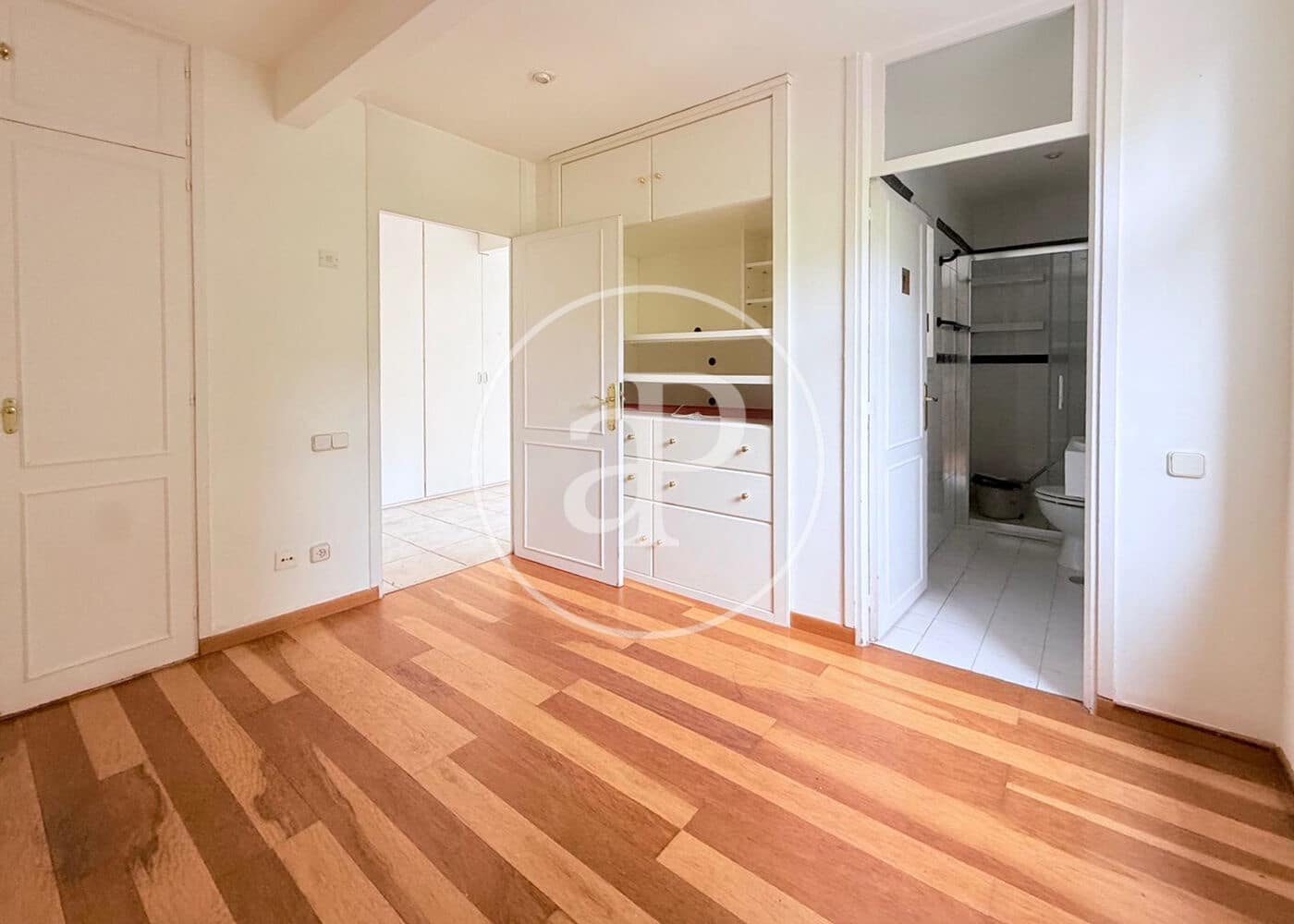 4 bedroom Villa for rent in Madrid city with pool - € 6,900 (Ref: 9001793)