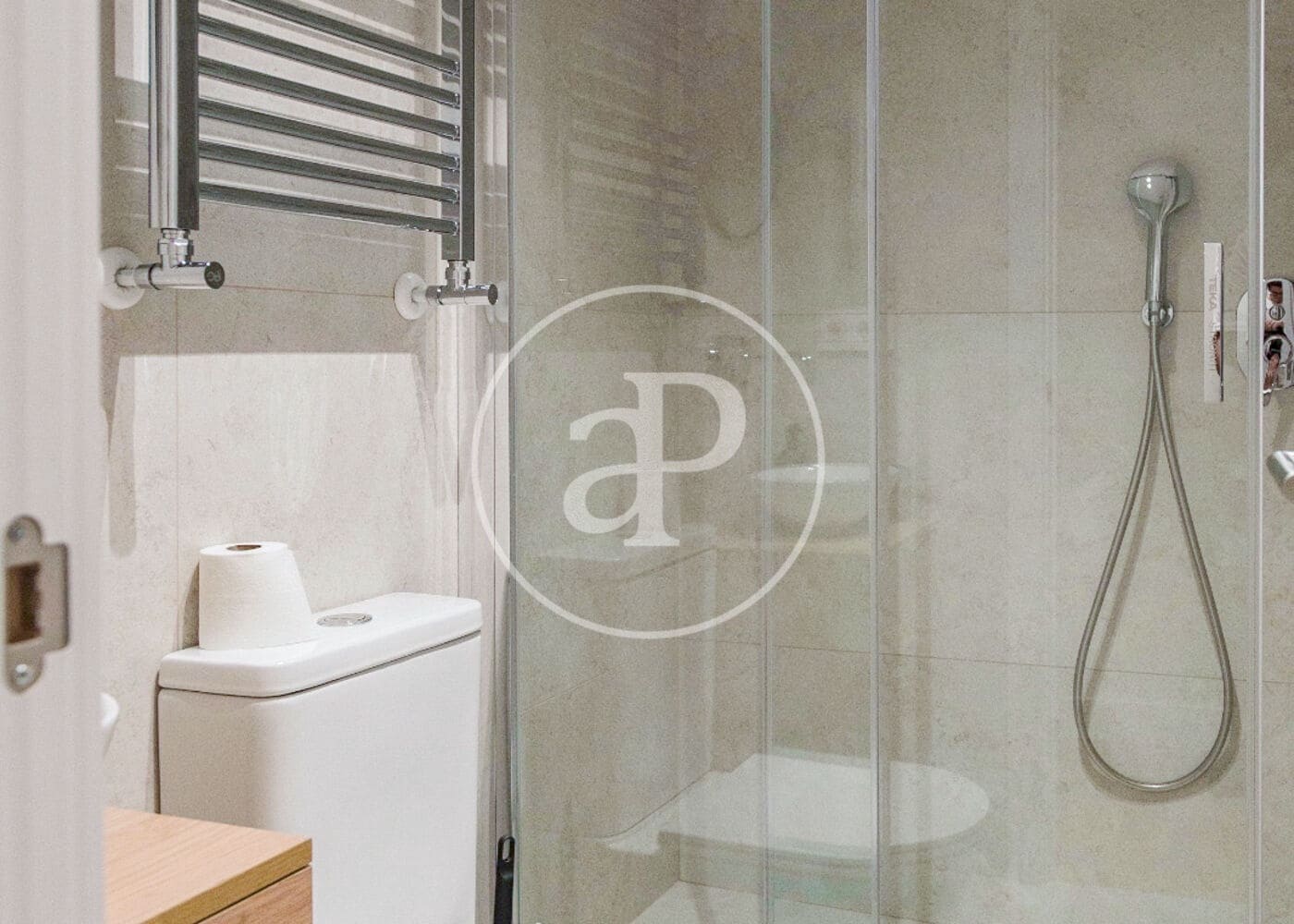 2 quarto Apartamento para arrendar em Madrid cidade - 2 500 € (Ref: 9004717)