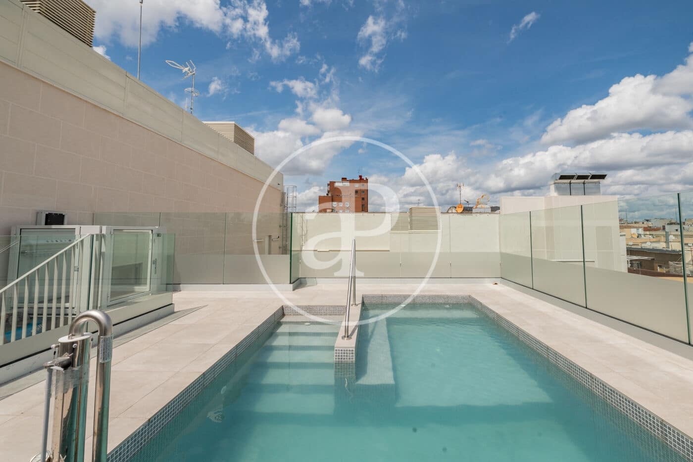 1 soveværelse Lejlighed til leje i Madrid by med swimmingpool - € 3.200 (Ref: 9004719)