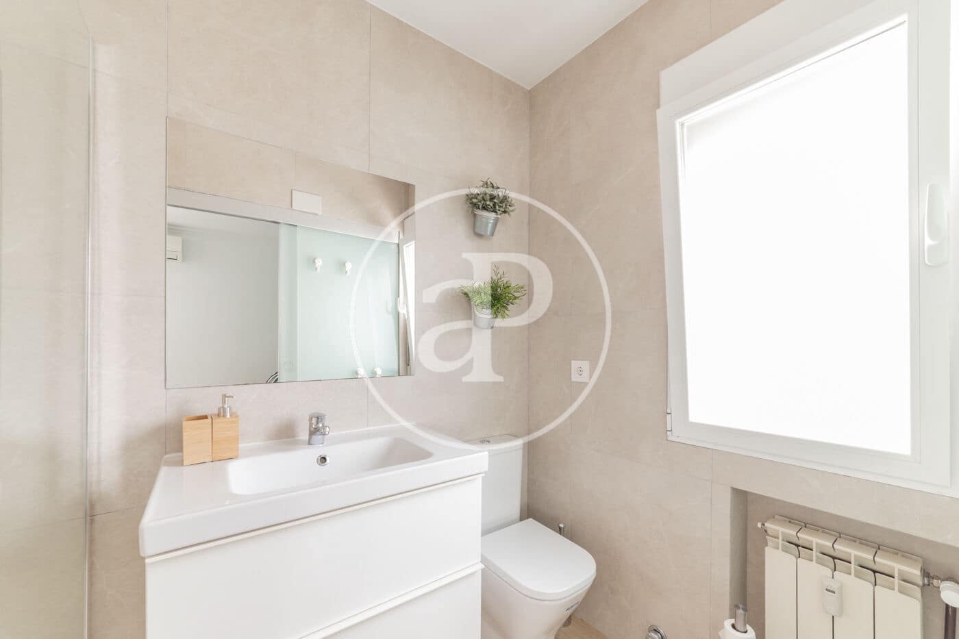 Appartement de 2 chambres à louer à Madrid ville - 2 500 € (Ref: 9007765)