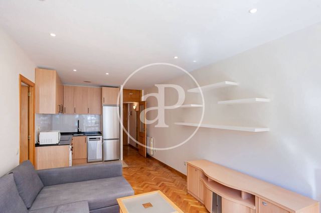 1 slaapkamer Appartement te huur in Concepción, Madrid stad met zwembad garage - € 1.500 (Ref: 9007771)
