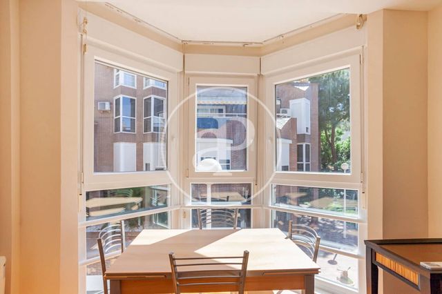 1 slaapkamer Appartement te huur in Concepción, Madrid stad met zwembad garage - € 1.500 (Ref: 9007771)