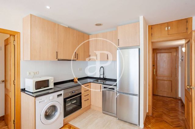 1 slaapkamer Appartement te huur in Concepción, Madrid stad met zwembad garage - € 1.500 (Ref: 9007771)