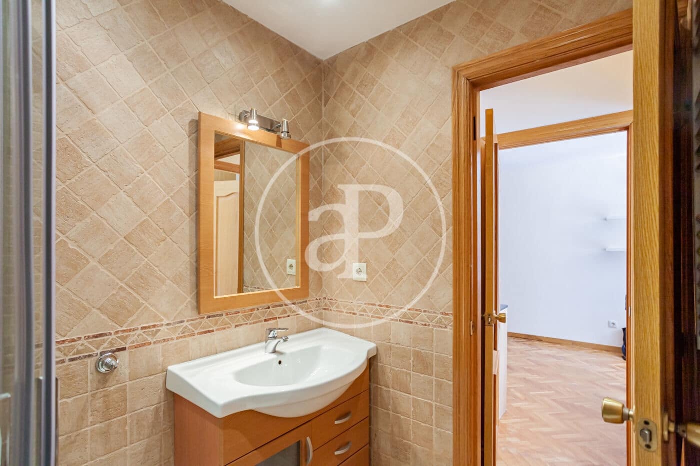 1 bedroom Apartment for rent in Madrid city with pool garage - € 1,500 (Ref: 9007771)