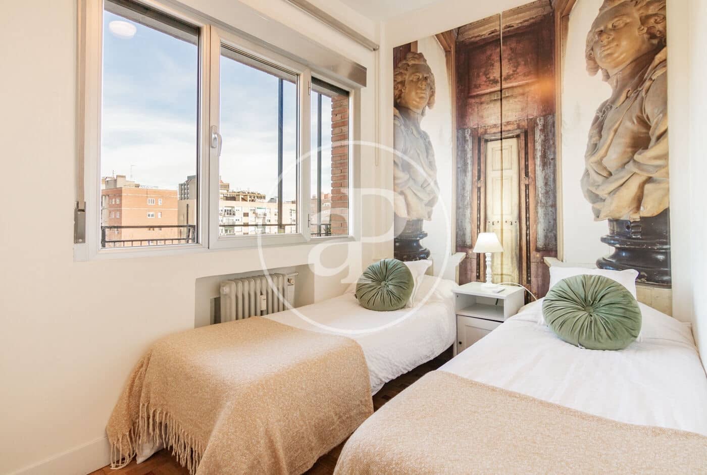 3 soveværelse Lejlighed til leje i Madrid by - € 3.200 (Ref: 9012602)