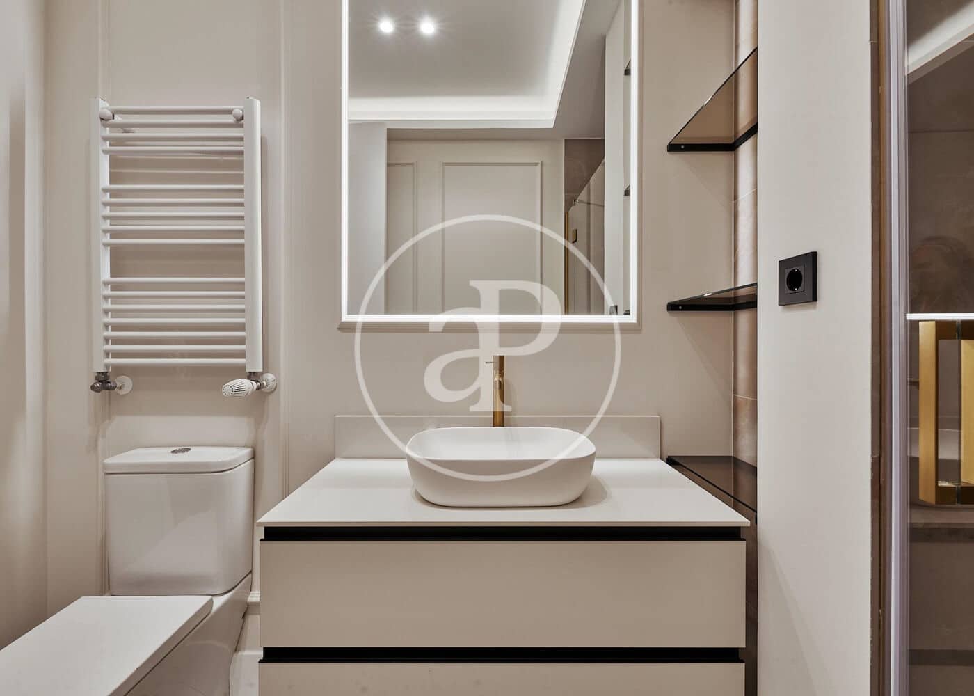 3 soveværelse Lejlighed til salg i Madrid by - € 1.279.000 (Ref: 9012605)