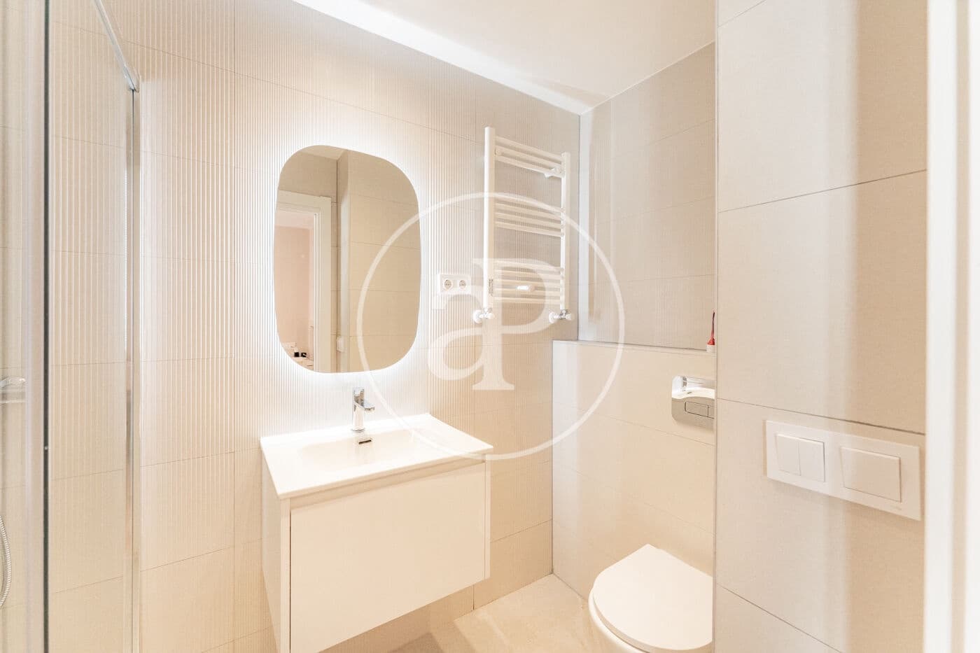 3 bedroom Apartment for rent in Madrid city - € 2,400 (Ref: 9018254)