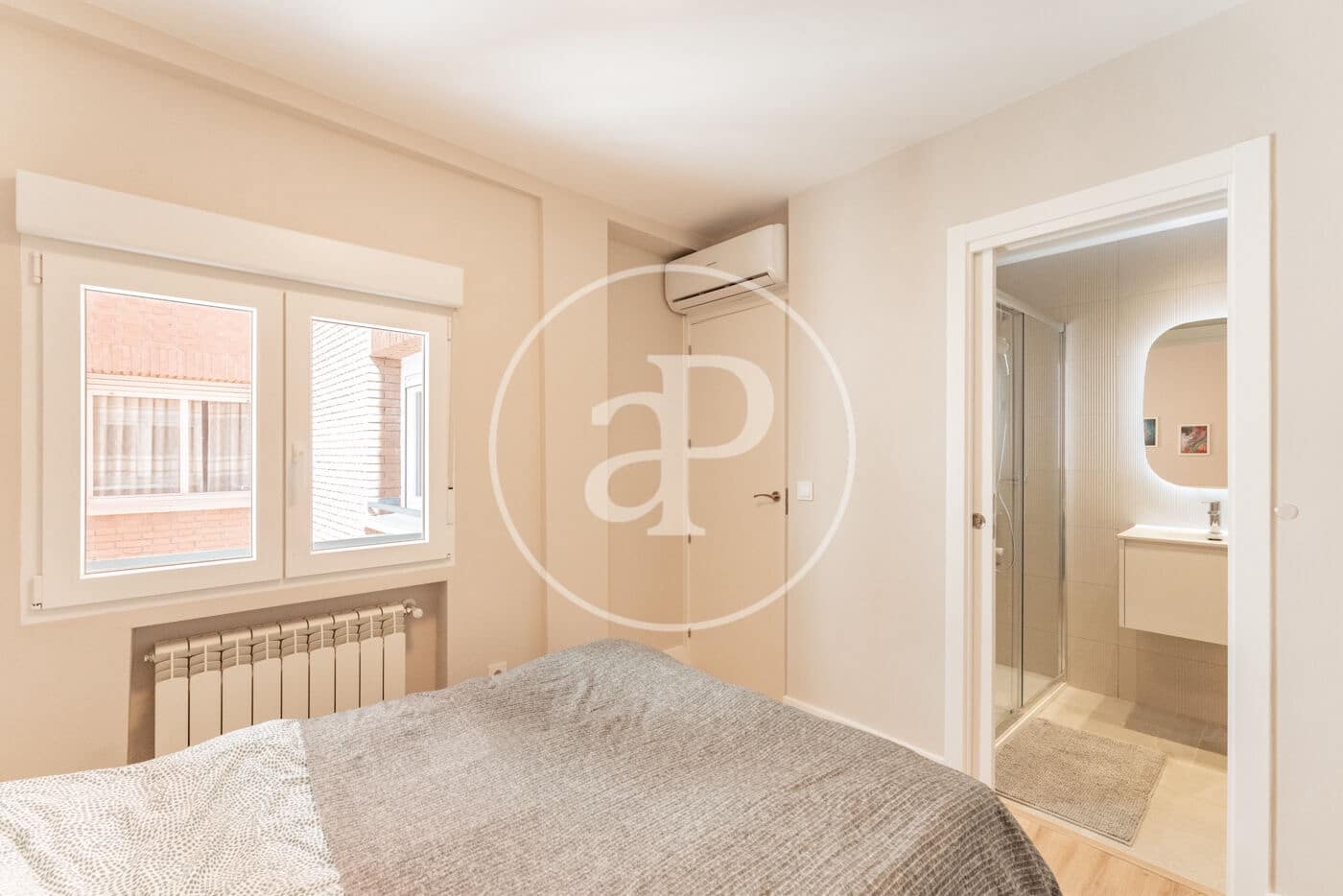 3 bedroom Apartment for rent in Madrid city - € 2,400 (Ref: 9018254)