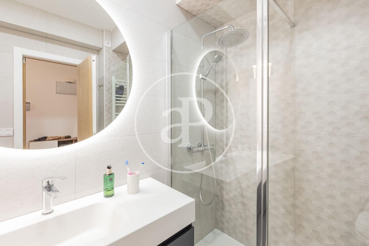2 bedroom Apartment for rent in Madrid city - € 1,950 (Ref: 9020919)