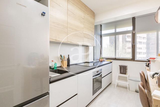 2 quarto Apartamento para arrendar em Hispanoamérica, Madrid cidade - 1 950 € (Ref: 9020919)