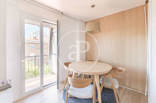 2 quarto Apartamento para arrendar em Hispanoamérica, Madrid cidade - 1 950 € (Ref: 9020919)