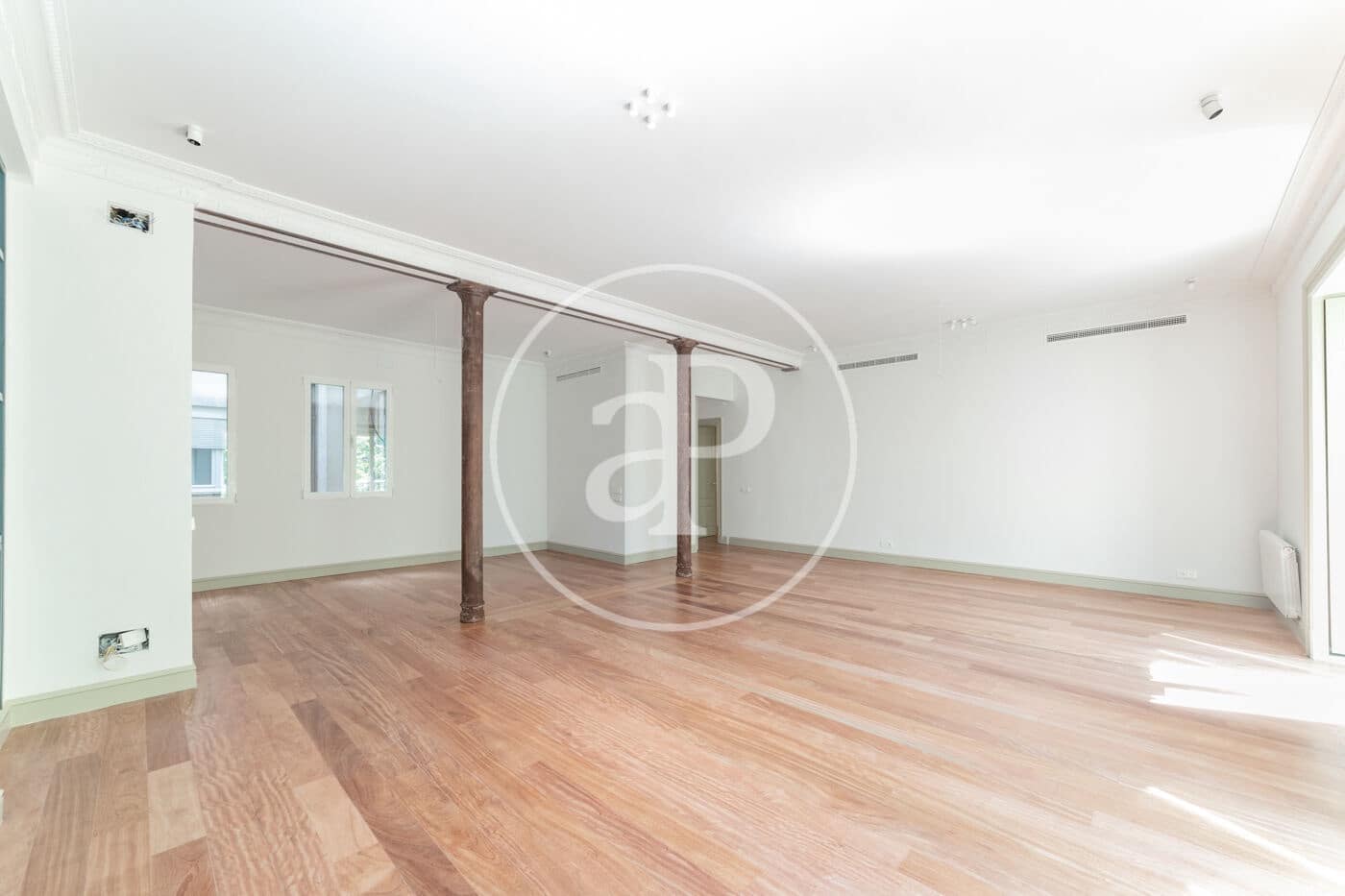 4 sovrum Lägenhet att hyra i Madrid stad - 7 300 € (Ref: 9023203)