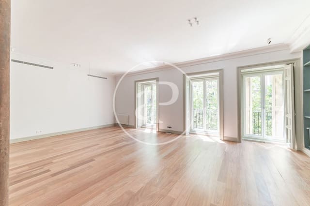 4 quarto Apartamento para arrendar em Castellana, Madrid cidade - 7 300 € (Ref: 9023203)