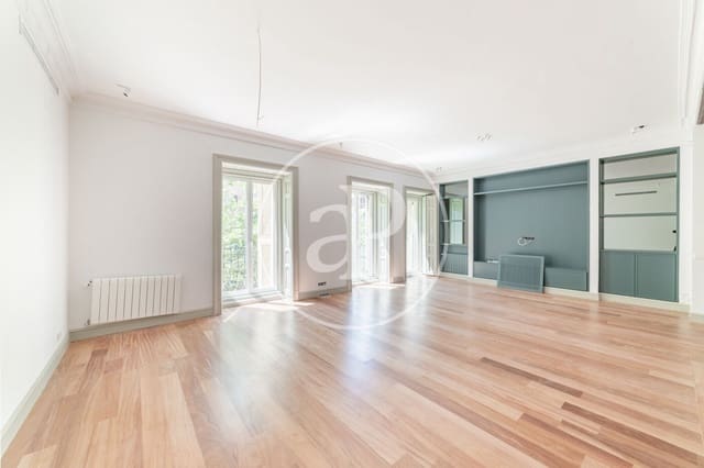 4 quarto Apartamento para arrendar em Castellana, Madrid cidade - 7 300 € (Ref: 9023203)