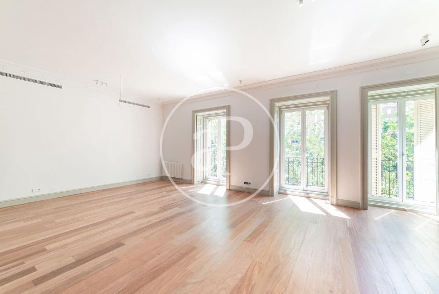 4 sovrum Lägenhet att hyra i Madrid stad - 7 300 € (Ref: 9023203)