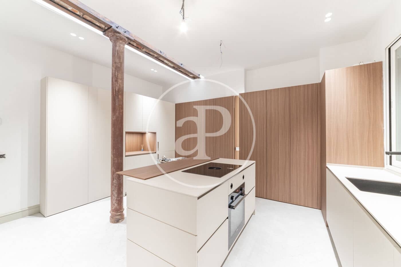 4 sovrum Lägenhet att hyra i Madrid stad - 7 300 € (Ref: 9023203)