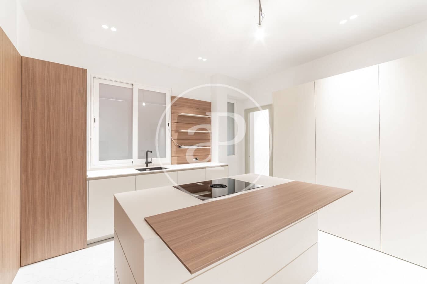 4 sovrum Lägenhet att hyra i Madrid stad - 7 300 € (Ref: 9023203)