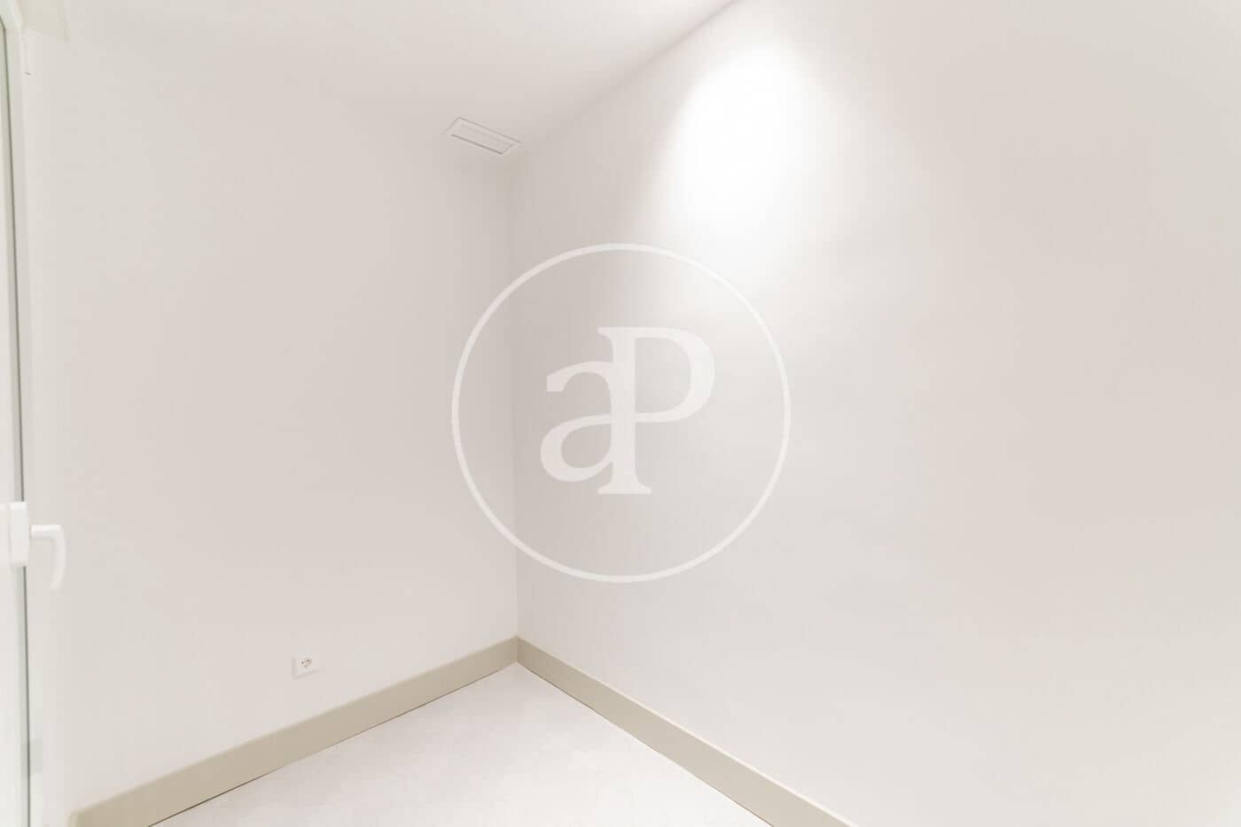 4 sovrum Lägenhet att hyra i Madrid stad - 7 300 € (Ref: 9023203)