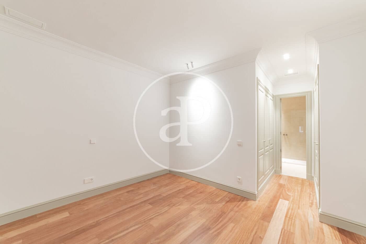 4 sovrum Lägenhet att hyra i Madrid stad - 7 300 € (Ref: 9023203)