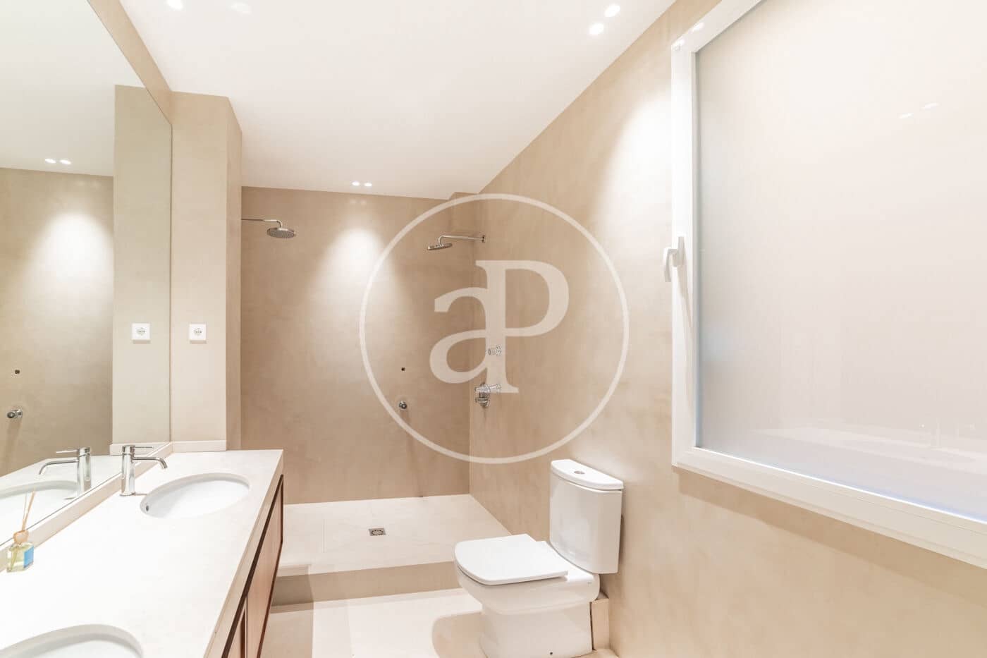 4 sovrum Lägenhet att hyra i Madrid stad - 7 300 € (Ref: 9023203)