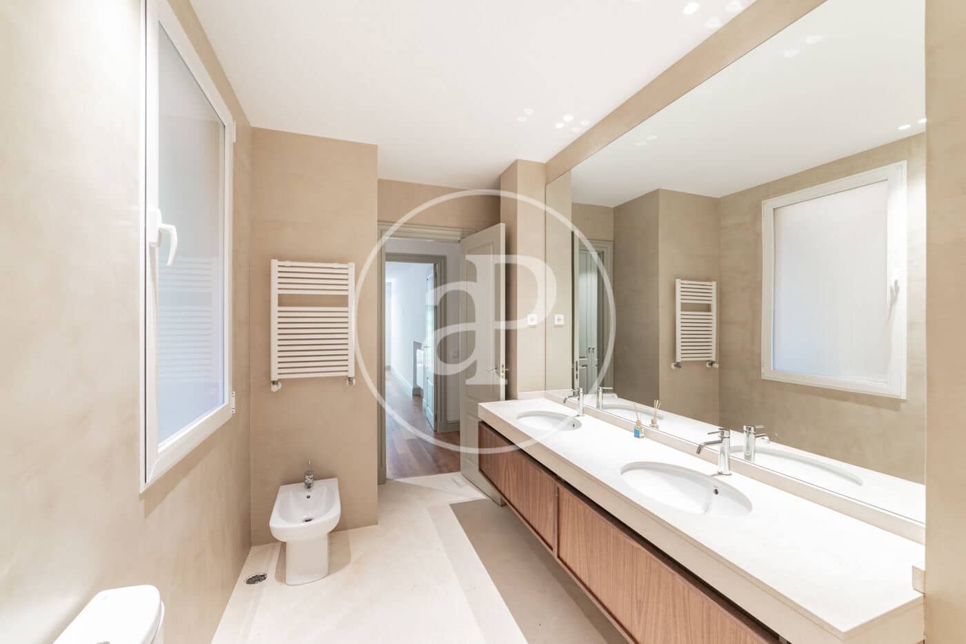 4 sovrum Lägenhet att hyra i Madrid stad - 7 300 € (Ref: 9023203)