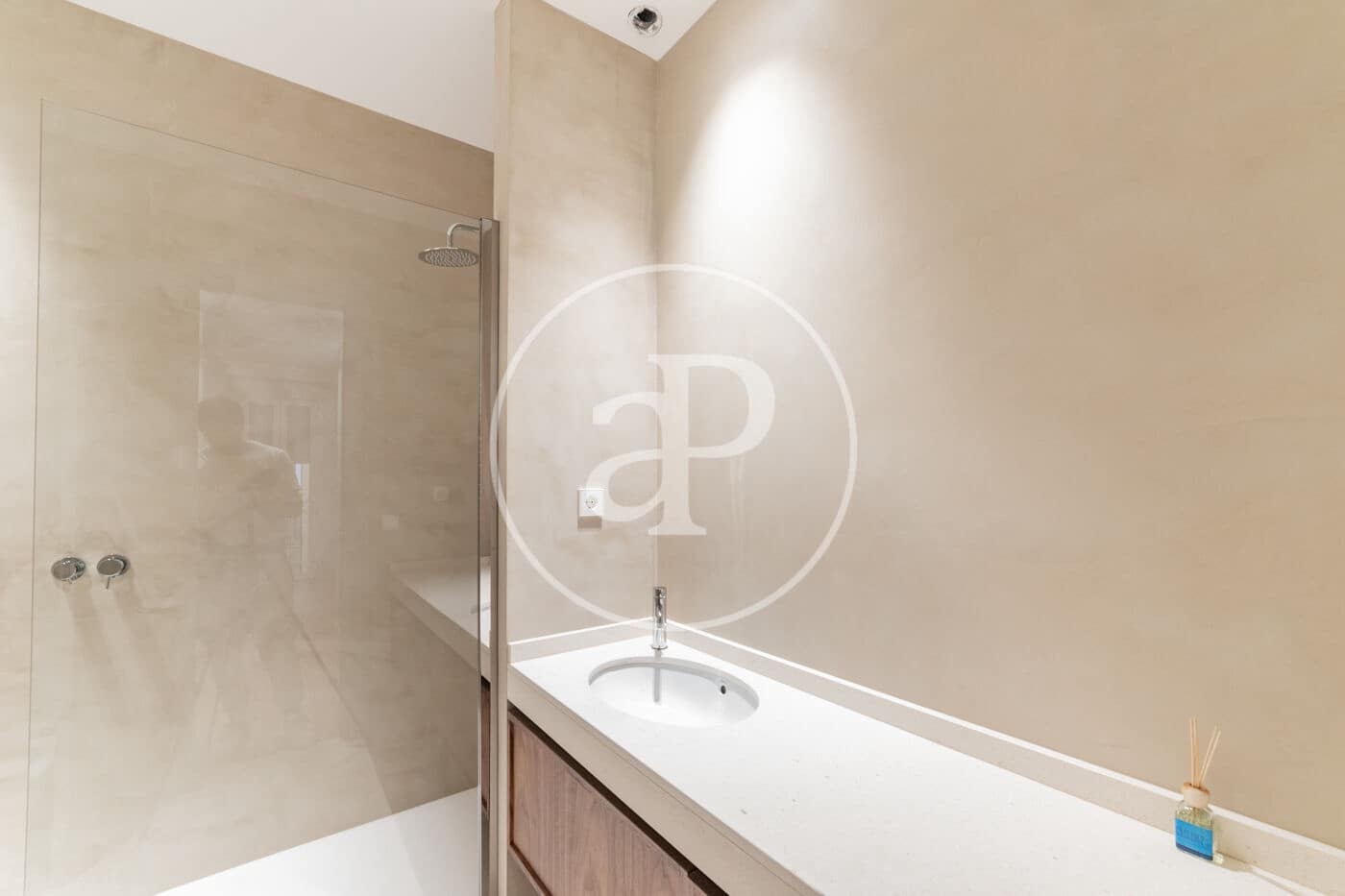 4 sovrum Lägenhet att hyra i Madrid stad - 7 300 € (Ref: 9023203)