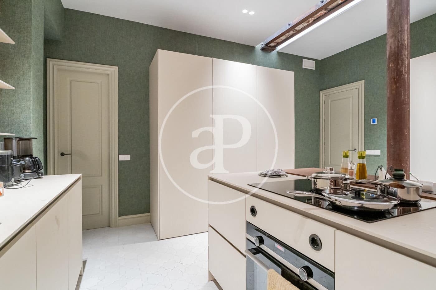 4 bedroom Apartment for rent in Madrid city - € 7,300 (Ref: 9023203)