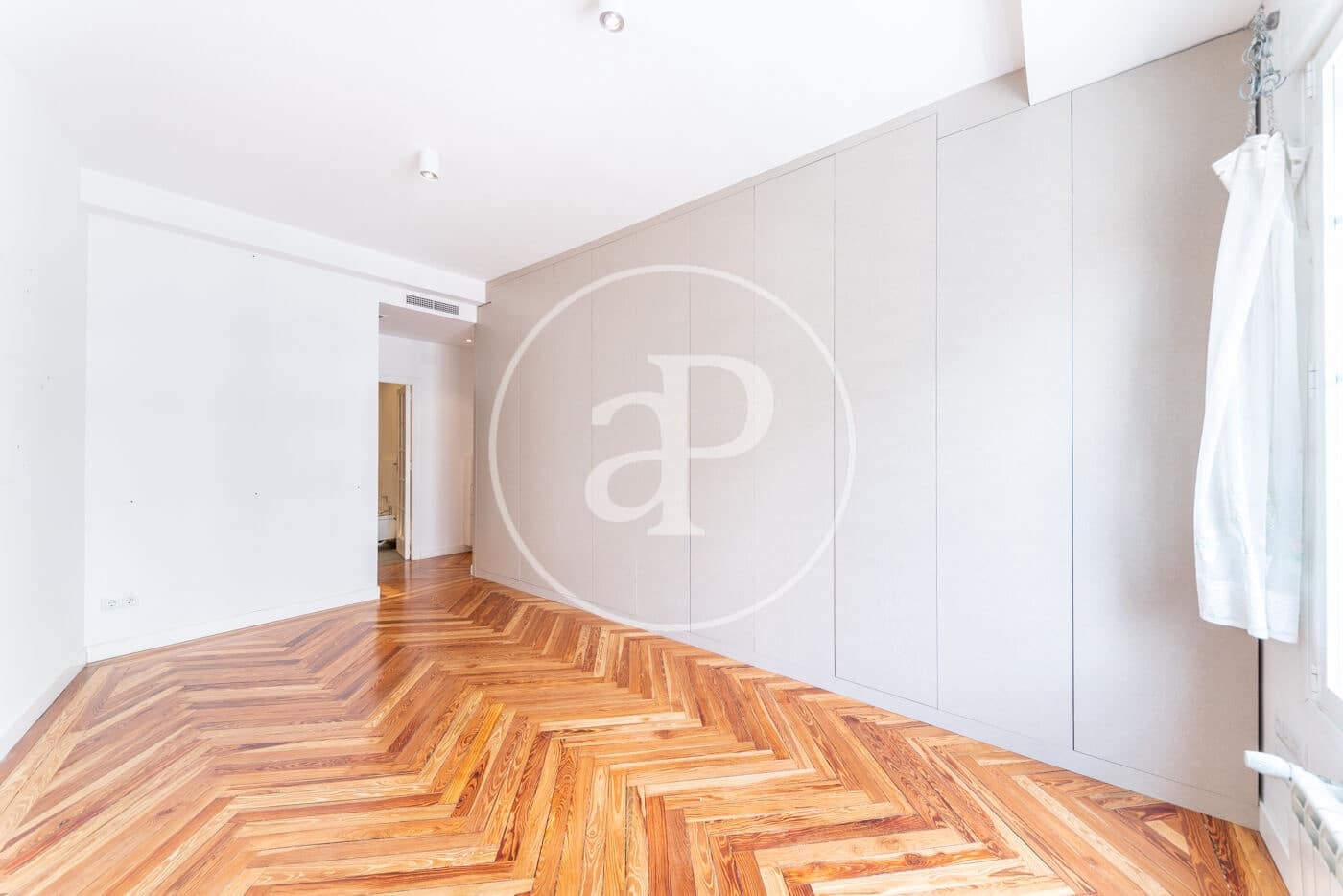 Appartement de 3 chambres à louer à Madrid ville - 4 500 € (Ref: 9023208)