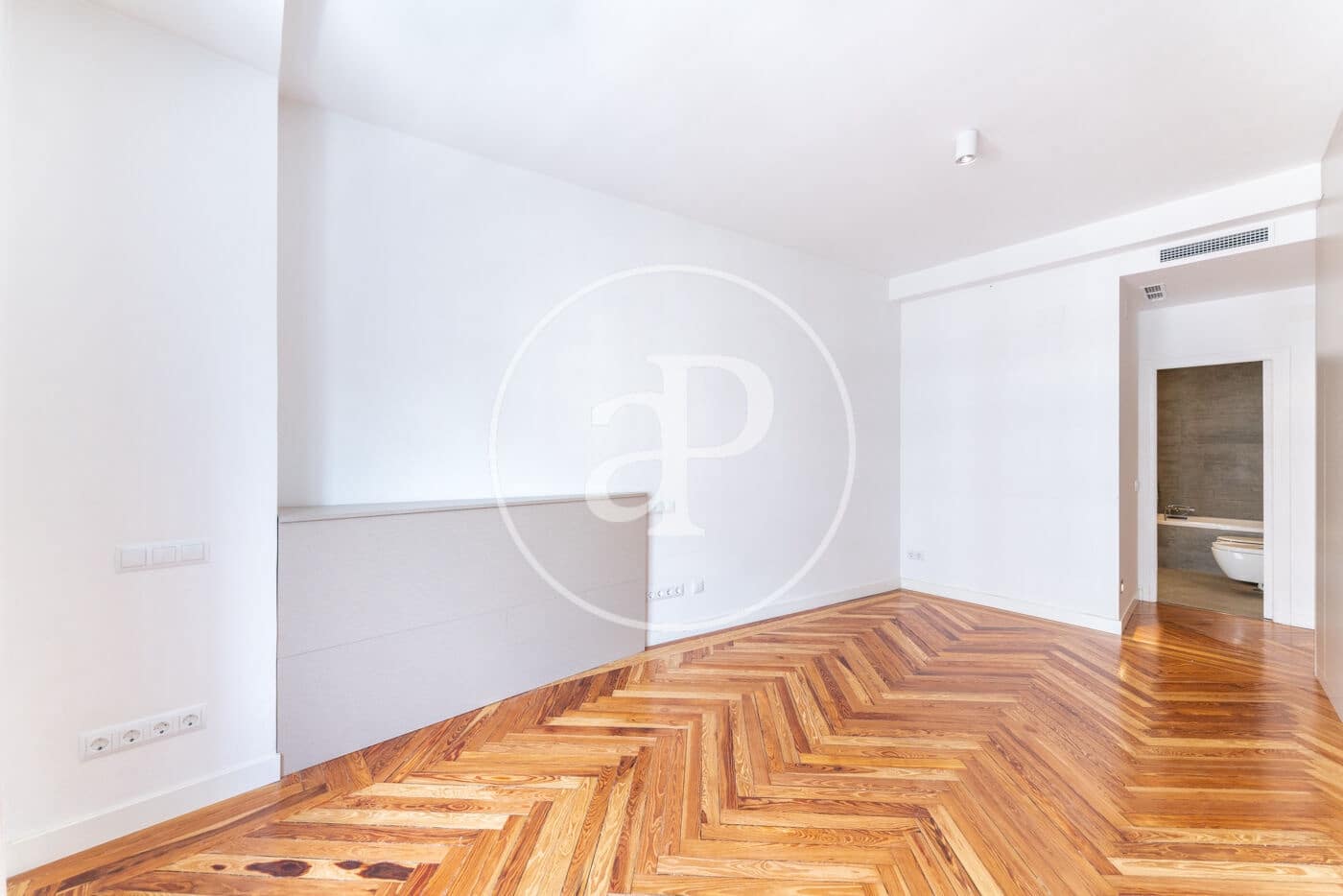 Appartement de 3 chambres à louer à Madrid ville - 4 500 € (Ref: 9023208)