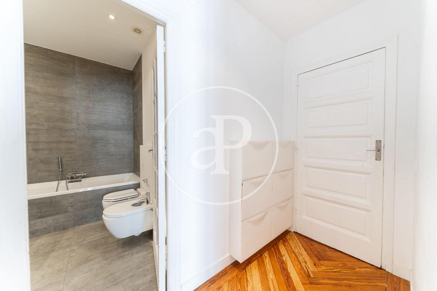 Appartement de 3 chambres à louer à Madrid ville - 4 500 € (Ref: 9023208)