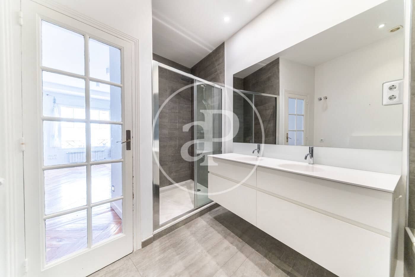 Appartement de 3 chambres à louer à Madrid ville - 4 500 € (Ref: 9023208)