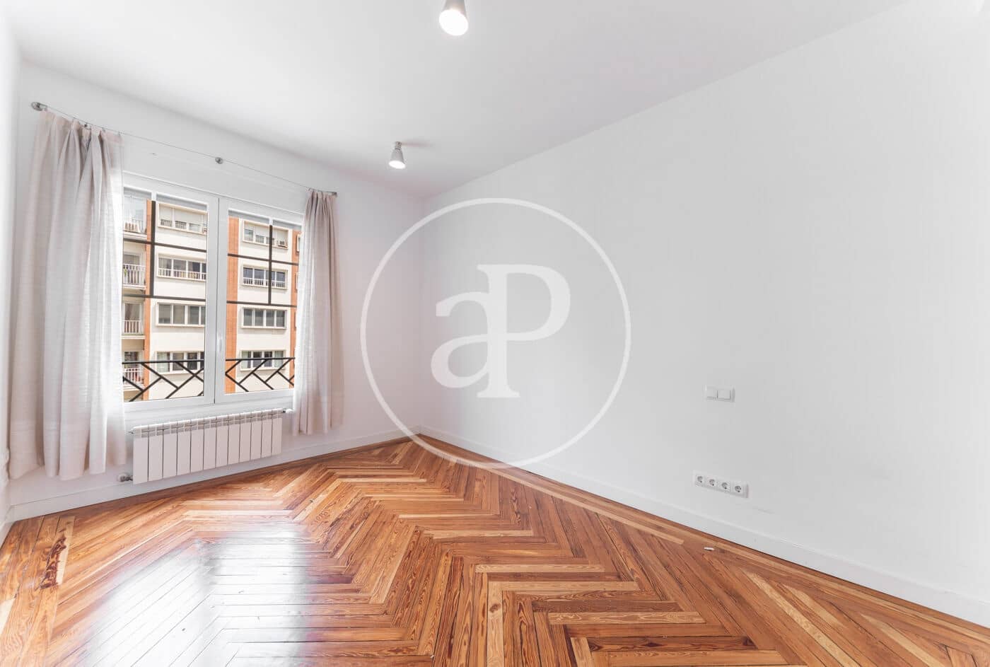 Appartement de 3 chambres à louer à Madrid ville - 4 500 € (Ref: 9023208)