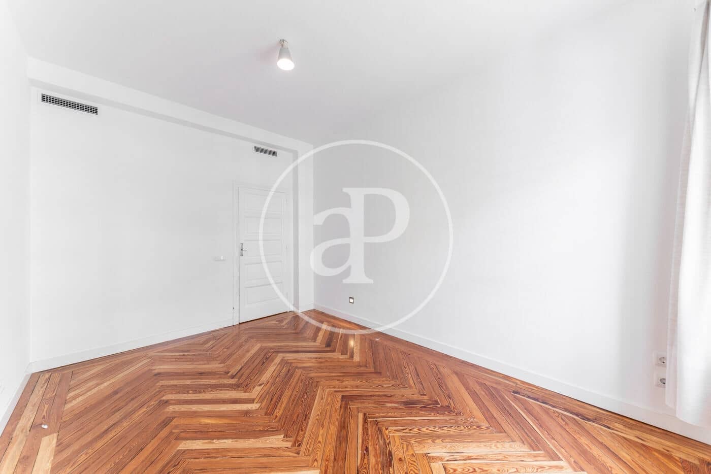Appartement de 3 chambres à louer à Madrid ville - 4 500 € (Ref: 9023208)