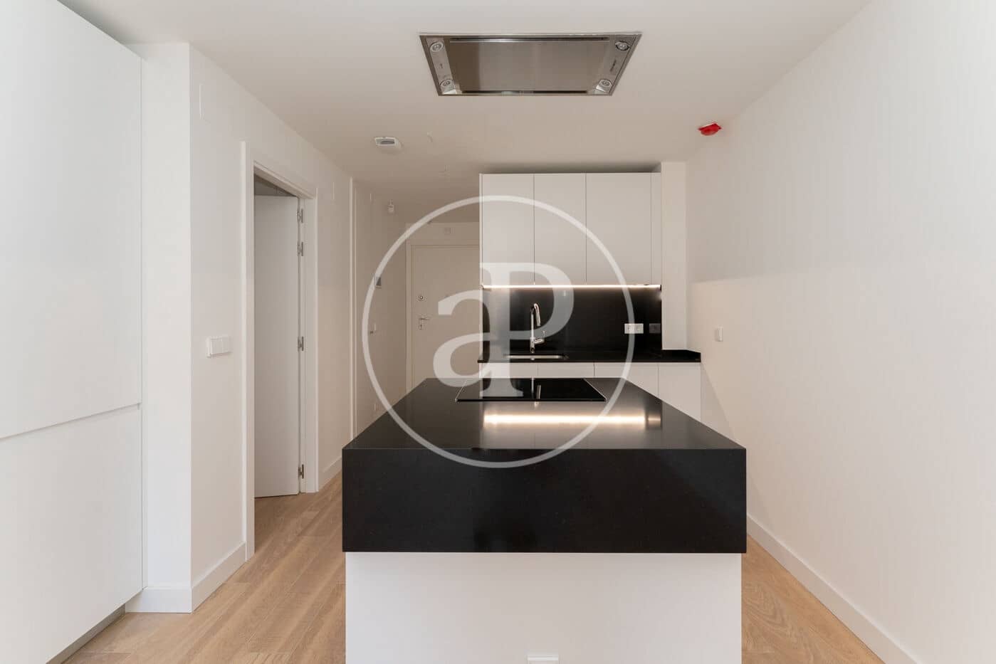 1 slaapkamer Appartement te huur in Madrid stad - € 1.800 (Ref: 9029923)