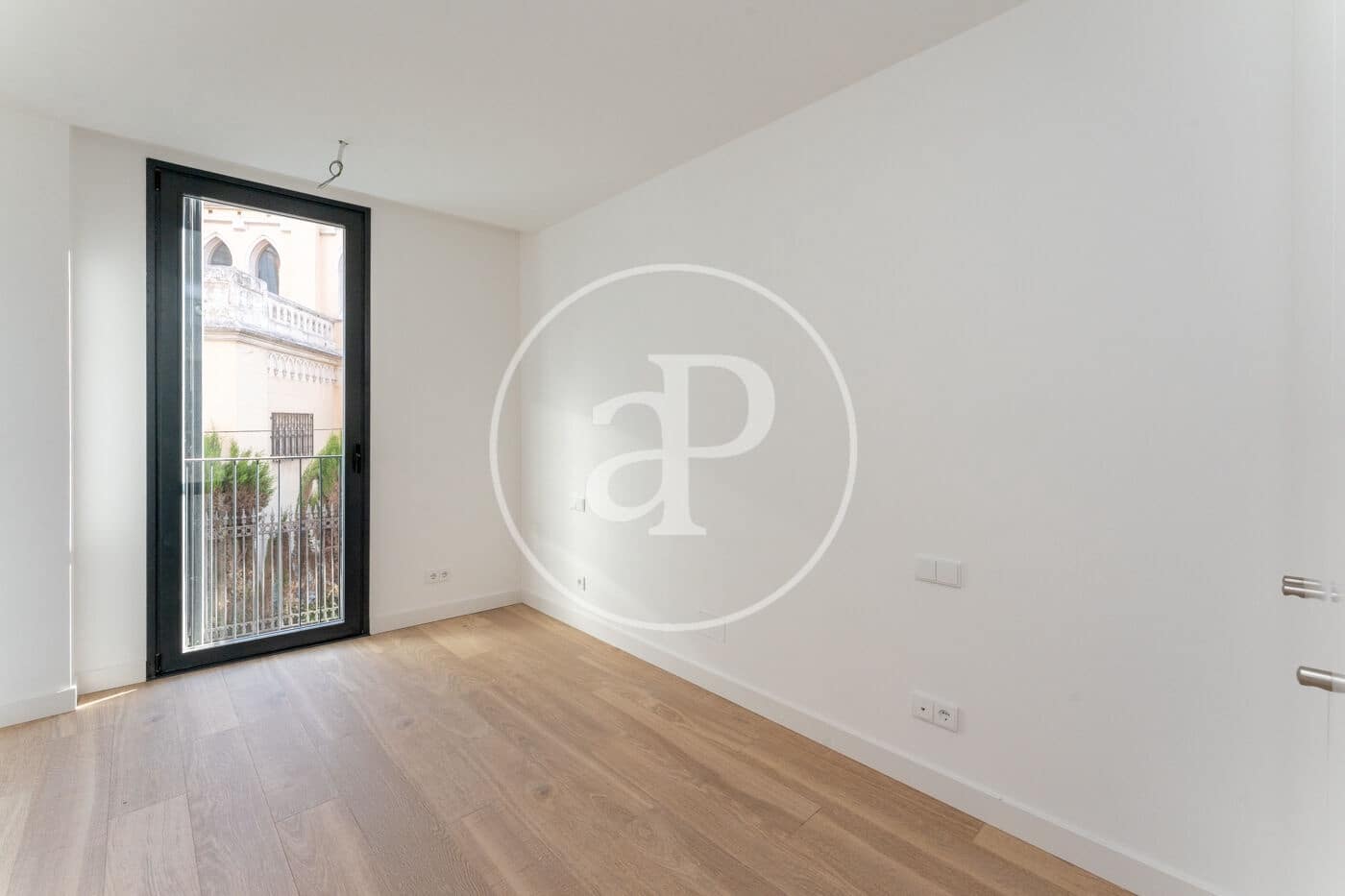 1 slaapkamer Appartement te huur in Madrid stad - € 1.800 (Ref: 9029923)