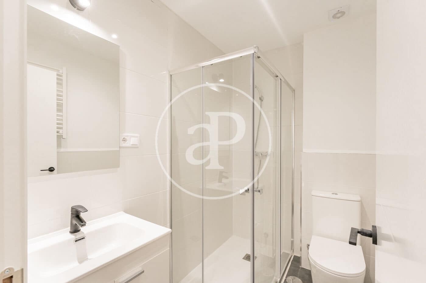 1 soveværelse Lejlighed til leje i Madrid by - € 1.500 (Ref: 9029926)