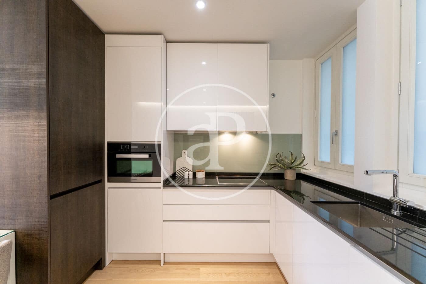 1 quarto Apartamento para arrendar em Madrid cidade com garagem - 3 200 € (Ref: 9031482)