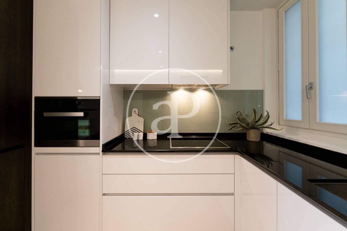 1 quarto Apartamento para arrendar em Madrid cidade com garagem - 3 200 € (Ref: 9031482)