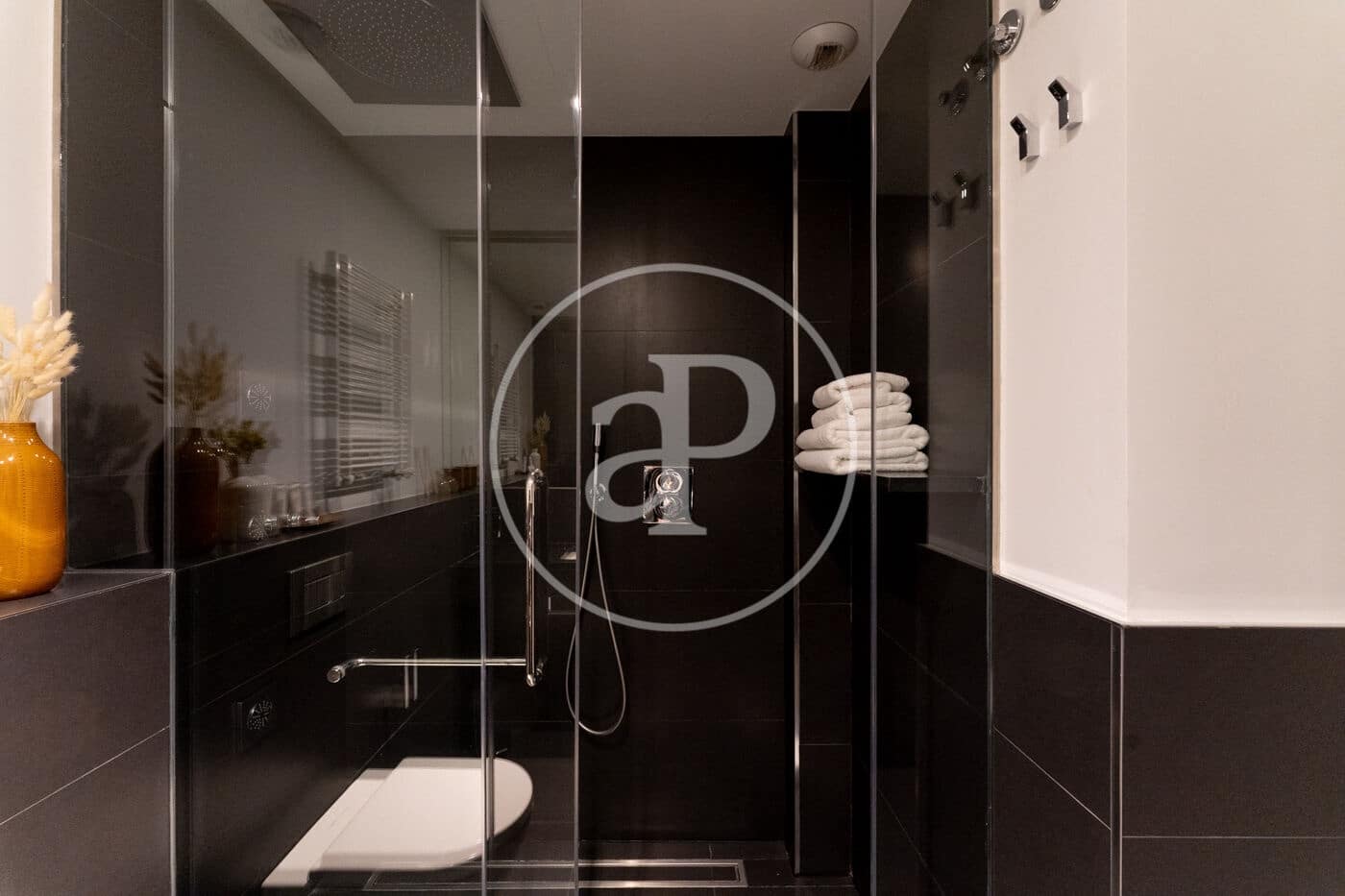 1 quarto Apartamento para arrendar em Madrid cidade com garagem - 3 200 € (Ref: 9031482)