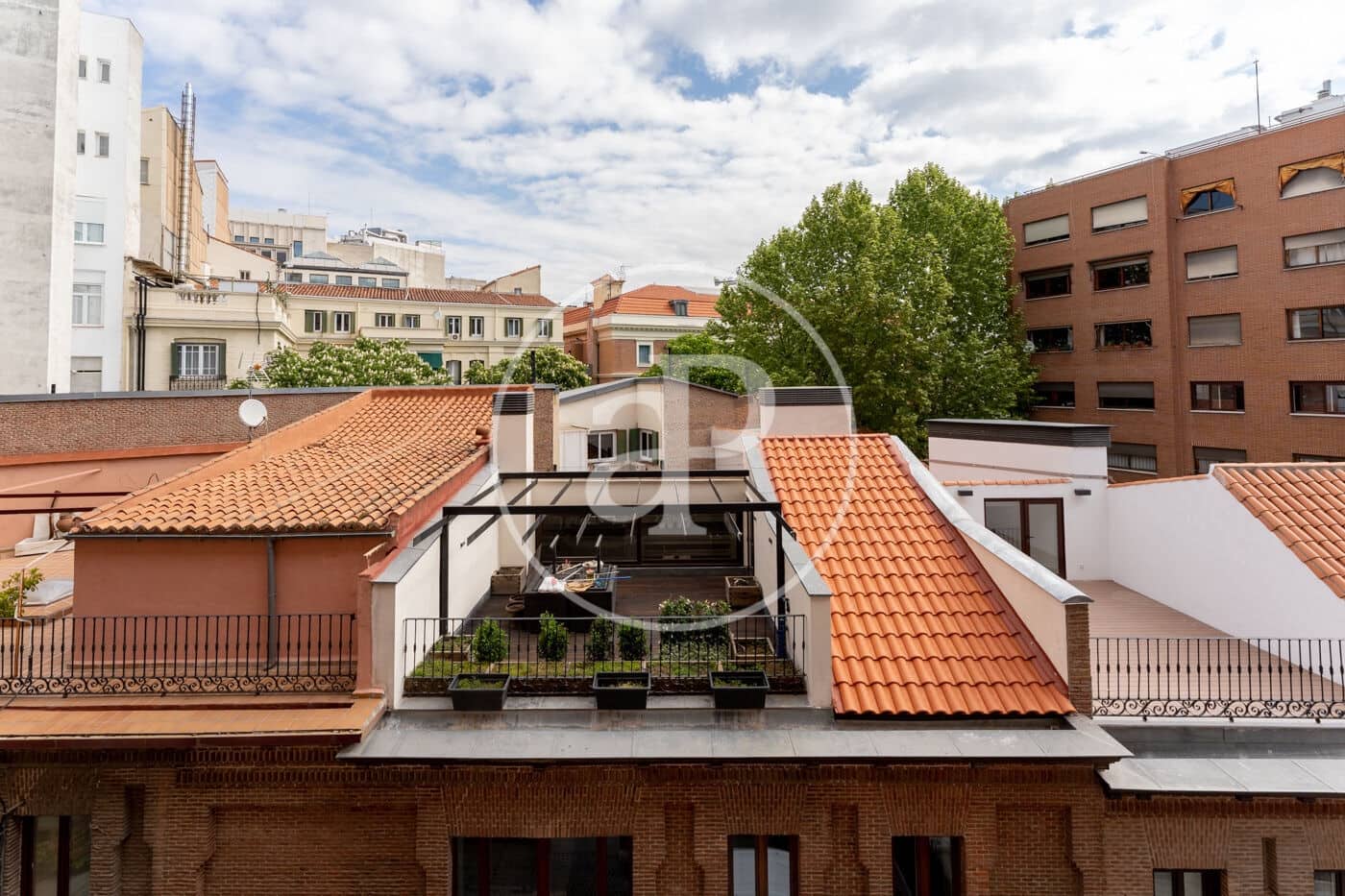 1 quarto Apartamento para arrendar em Madrid cidade com garagem - 3 200 € (Ref: 9031482)
