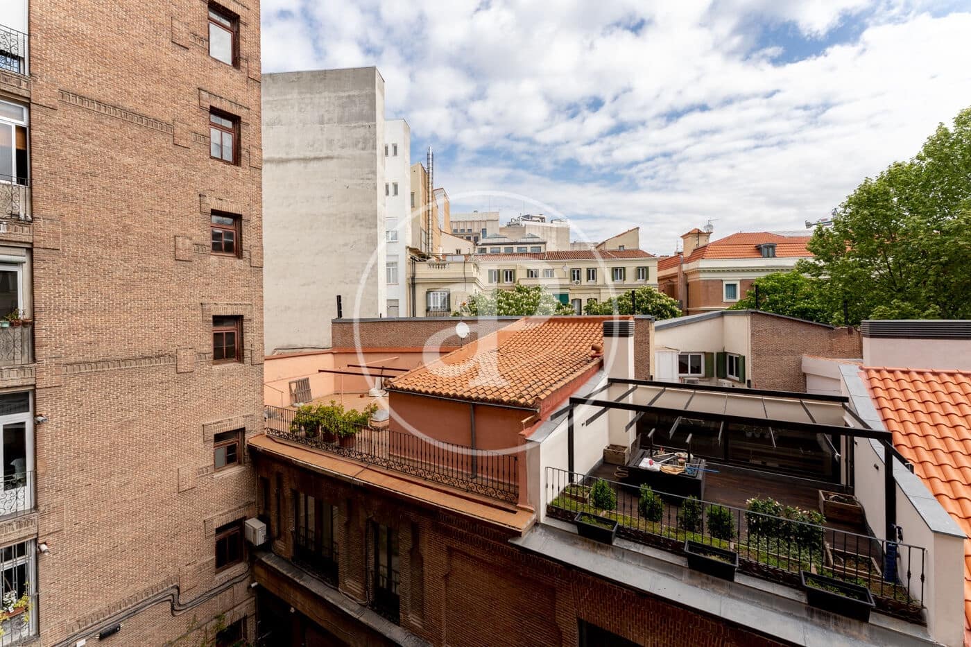 1 quarto Apartamento para arrendar em Madrid cidade com garagem - 3 200 € (Ref: 9031482)