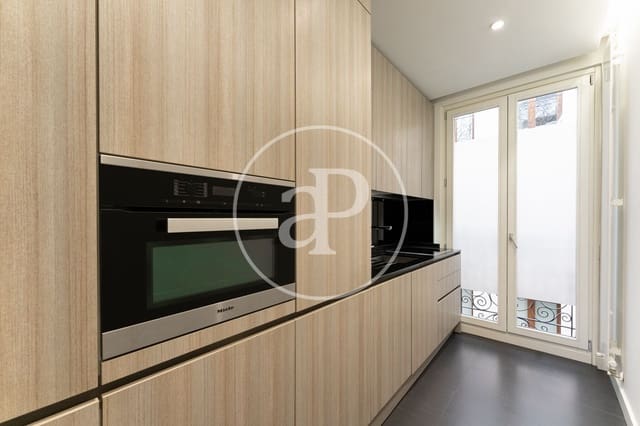 2 sovrum Lägenhet att hyra i Almagro, Madrid stad - 3 750 € (Ref: 9034469)