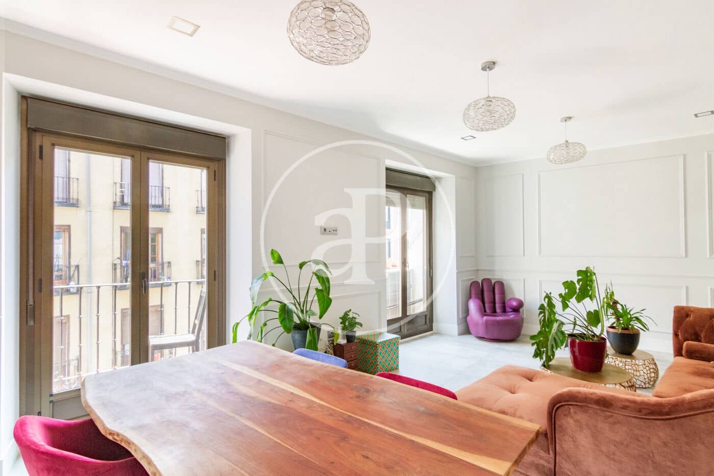 2 slaapkamer Appartement te huur in Madrid stad - € 2.000 (Ref: 9036963)