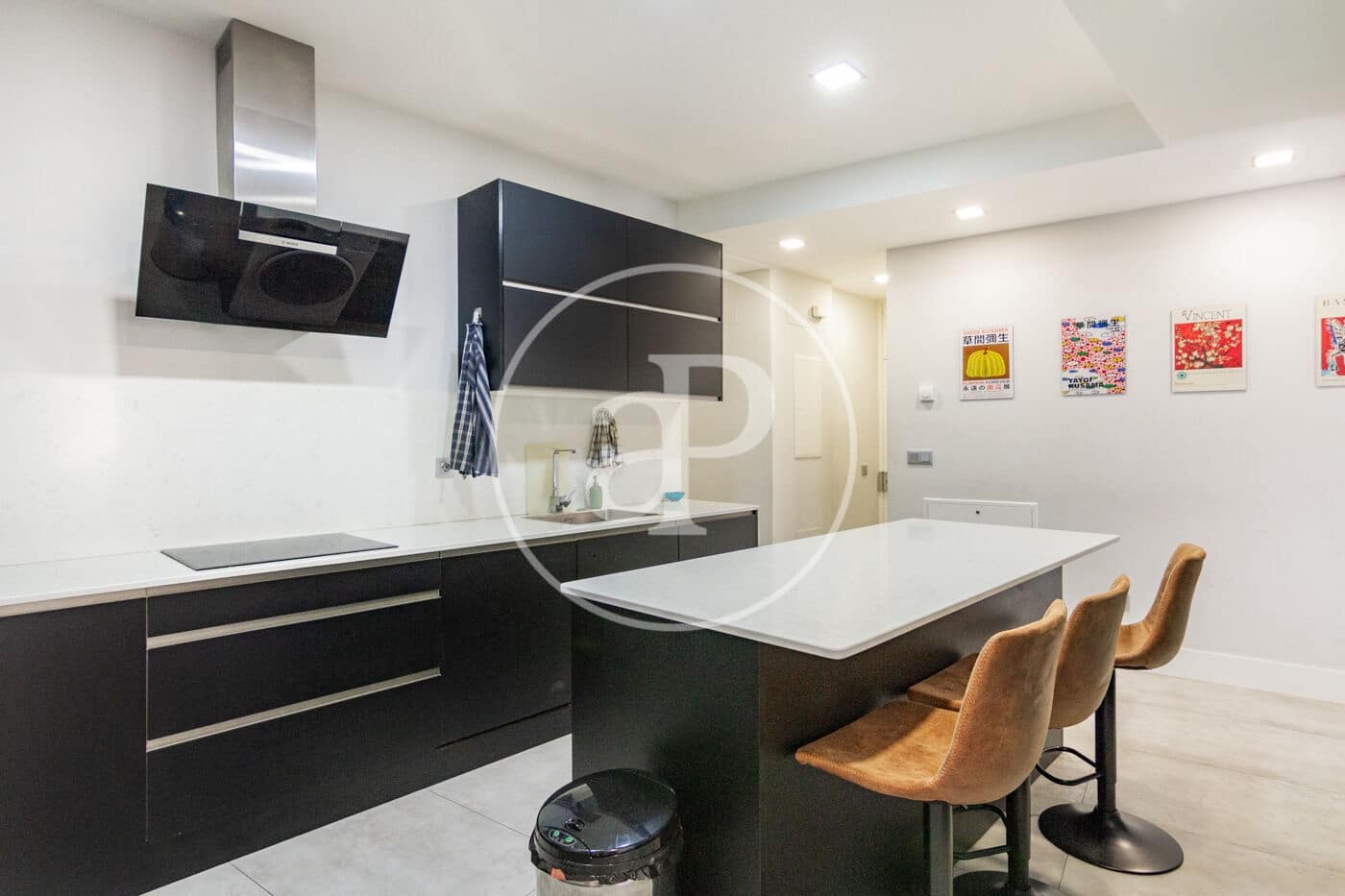 2 slaapkamer Appartement te huur in Madrid stad - € 2.000 (Ref: 9036963)