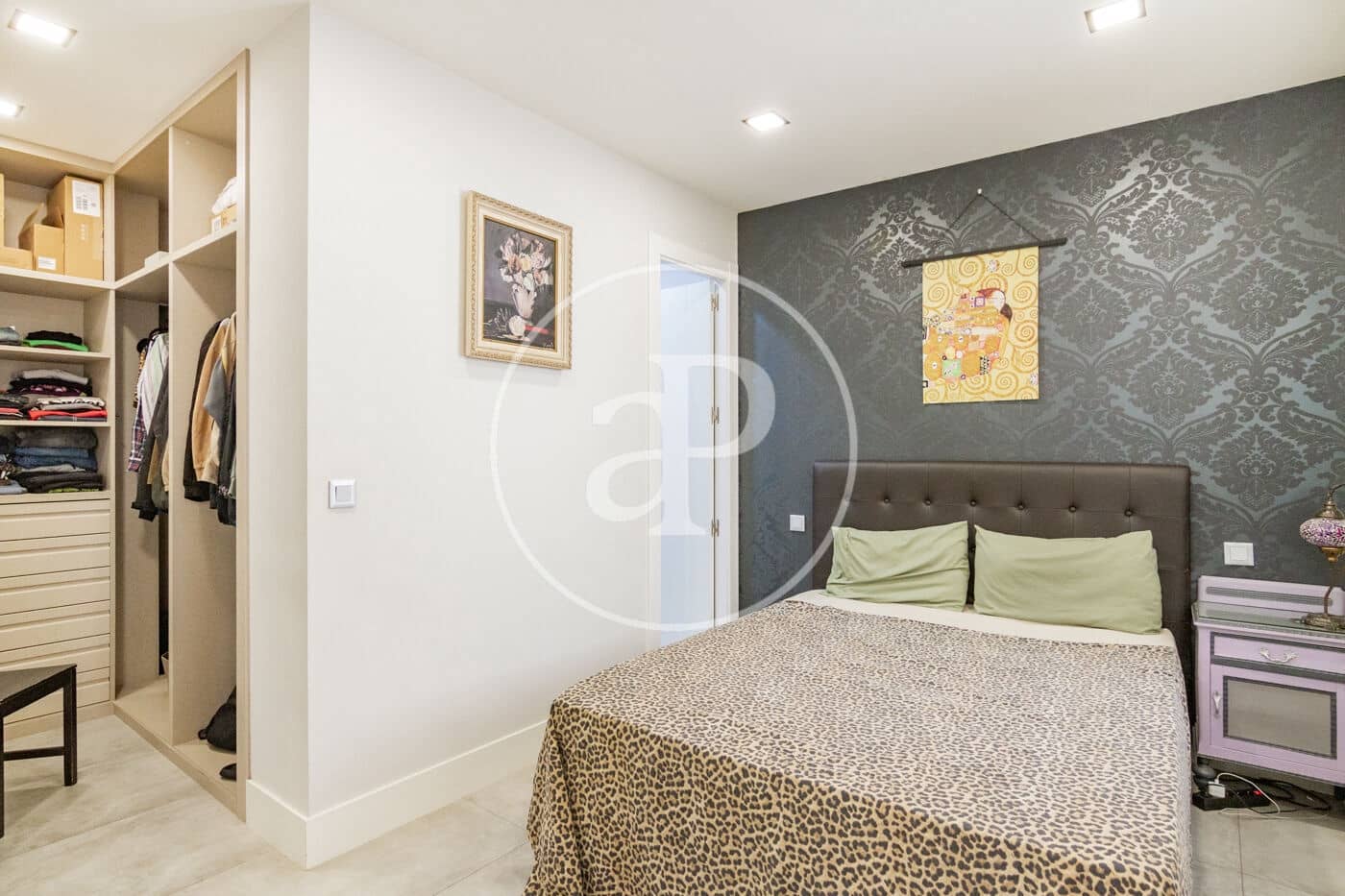 2 slaapkamer Appartement te huur in Madrid stad - € 2.000 (Ref: 9036963)