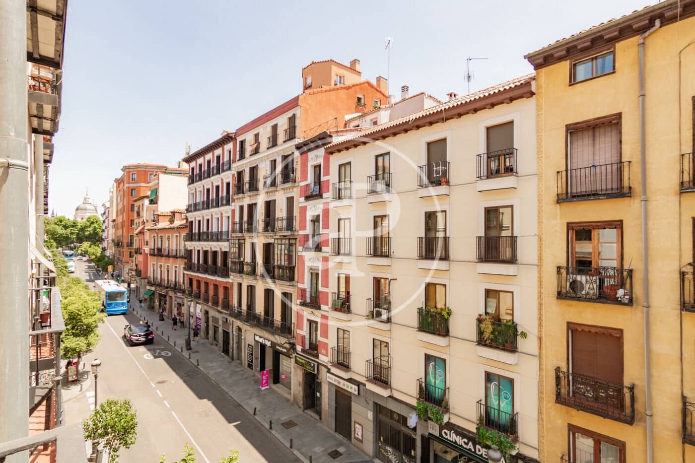2 slaapkamer Appartement te huur in Madrid stad - € 2.000 (Ref: 9036963)